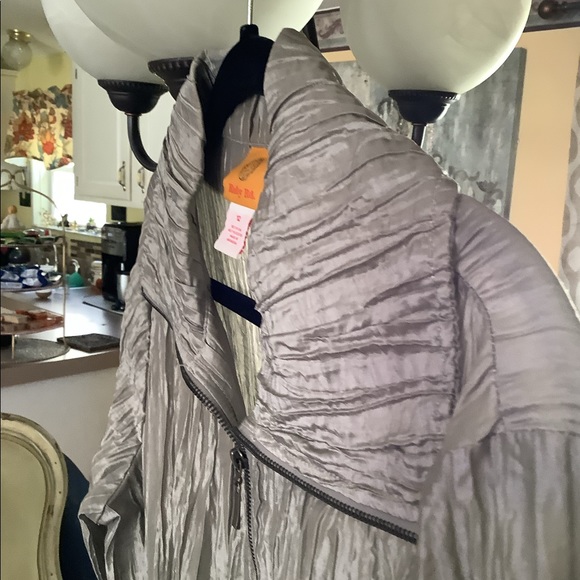 Ruby  Road jacket silver gray crinkle material size 12 big collar zipper… - Picture 12 of 13